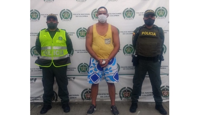 Un hombre fue capturado en el barrio La Paz en Santa Marta por herir con un machete al vecino.