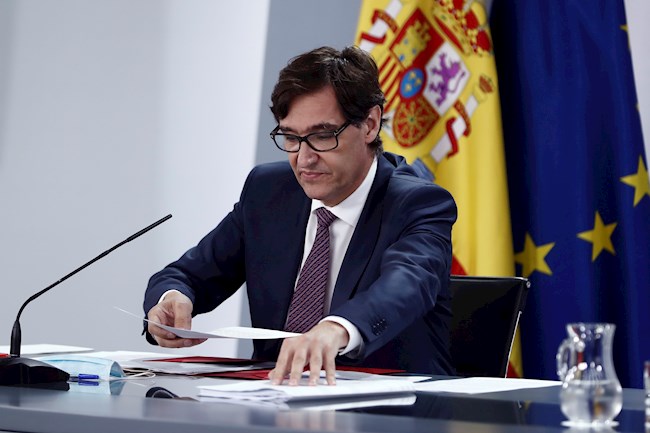 El Ministro de Sanidad Salvador Illa, hoy viernes, durante la rueda de prensa. EFE