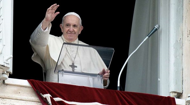 El Papa Francisco en el rezo del Ángelus. Foto: Vatican Media.