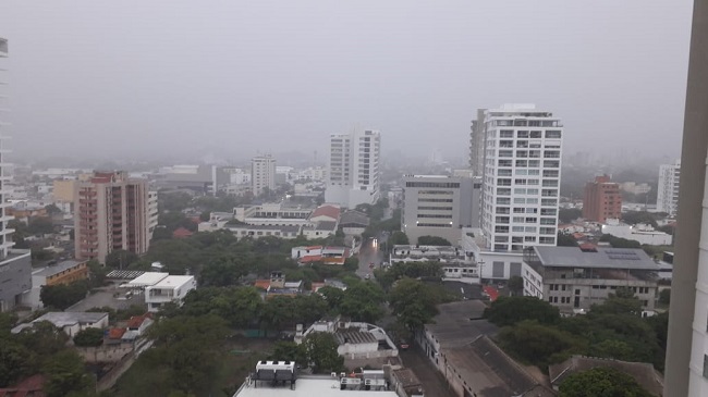 Así luce Santa Marta este lunes durante la lluvia.