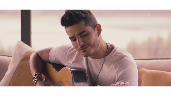 Juanse Quintero llega con un nuevo trabajo musical cantándole al amor.