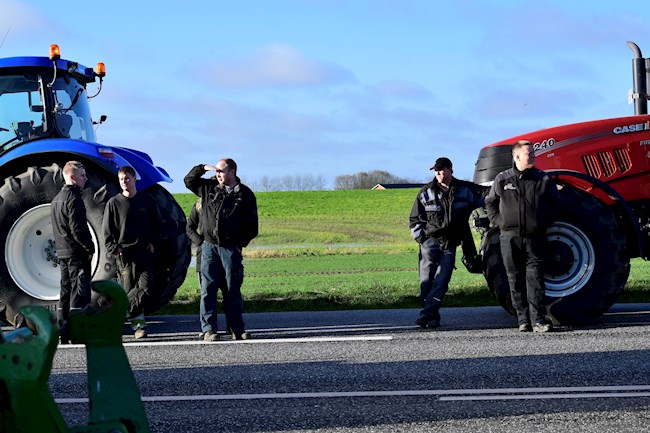 Protesta de agricultores en Holstebro, Dinamarca.Todos los visones en Dinamarca deben ser sacrificados al detectarse una mutación del coronavirus. EFE/