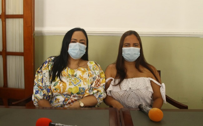 En la foto de izquierda a derecha: Claudia Patricia Aarón y Elizabeth Molina.