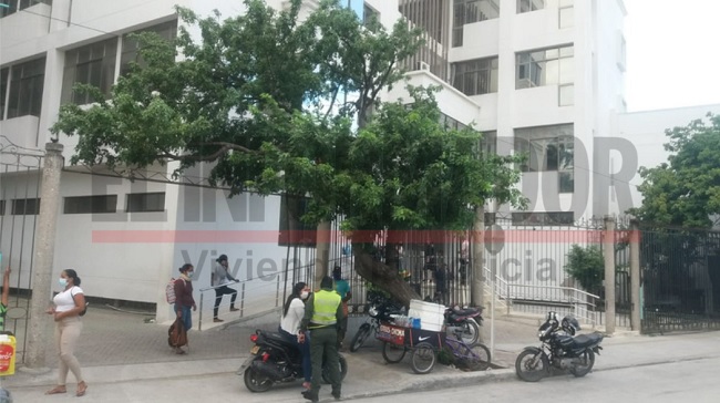 El herido fue ingresado a la clínica Mar Caribe en Santa Marta. 