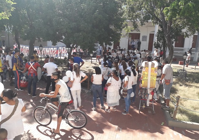 Protesta en el parque Santander en Santa Marta.