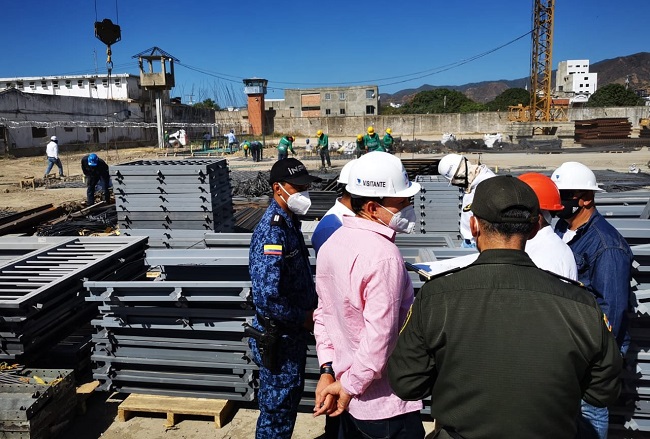 Wilson Ruiz, ministro de Justicia, inspeccionó obras en Santa Marta.