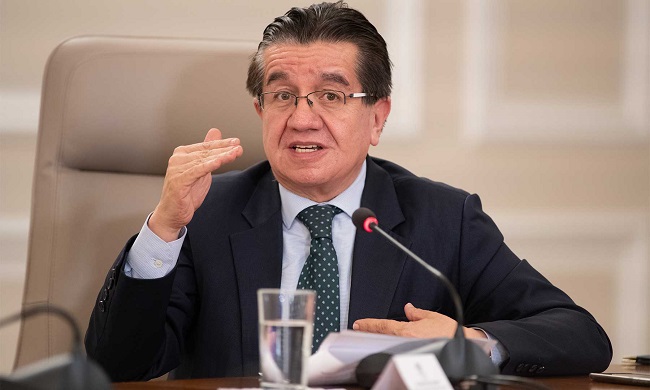 ​El ministro Fernando Ruiz Gómez reveló que la vacunación podría iniciarse el 18 de febrero.