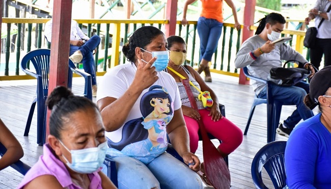 La comunidad atendió el llamado para escuchar los proyectos para los pueblos palafitos.