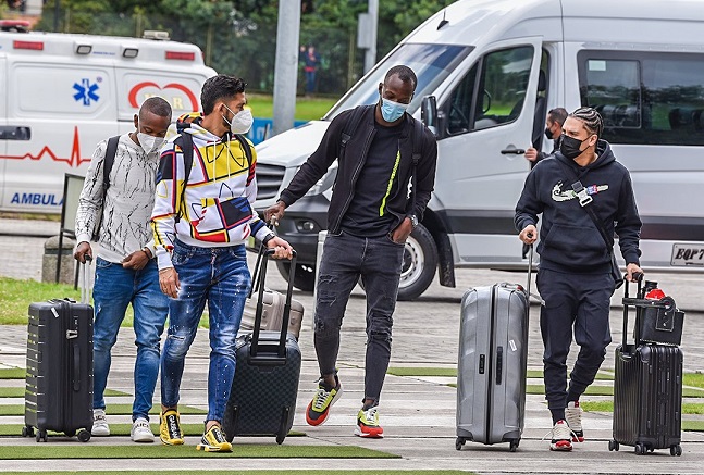 Los jugadores comienzan a llegar a la ciudad de Bogotá antes del viaje a Bolivia para el primer encuentro de esta jornada de eliminatorias.