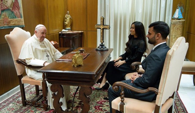 El Papa también habló de la pandemia de coronavirus y animó a los políticos a "colaborar, a través de su acción política, en la renovación integral de sus comunidades y de toda la sociedad".
