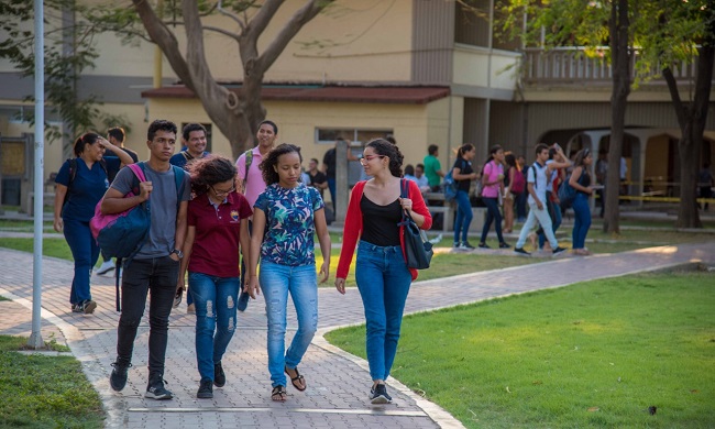 Bajo el liderazgo del rector Vera, se estableció mantener las exoneraciones que los estudiantes han tenido desde el inicio del periodo 2020-I.