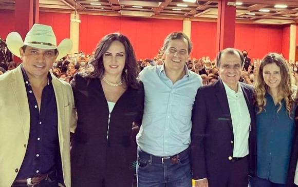 Alirio Barrera, María Fernanda Cabal, Rafael Nieto, Óscar Iván Zuluaga y Paloma Valencia, precandidatos presidenciales del Partido Centro Democrático. 