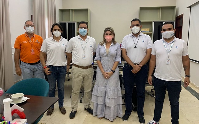 Mandatarios de Santa Marta, Plato y Tenerife con directivos de la empresa Air-e.