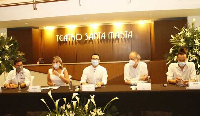Durante la rueda de prensa estuvo la Alcaldesa Virna Johnson, el Gobernador del Magdalena, Carlos Caicedo Omar, el presidente del Fondo Nacional del Turismo, Fontur, Irvin Pérez, el representante del Ministerio de Cultura, Alberto Escovar Wilson-white y el director del Teatro Santa Marta, Jimmy Rangel.