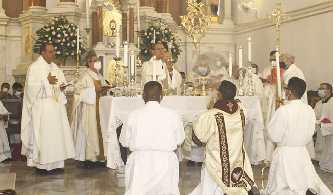 En el contexto de la fiesta litúrgica de la Conversión de San Pablo, bajo la aplicación de estrictas medidas de bioseguridad, para prevenir el covid-19, se llevó a cabo la ordenación episcopal y posesión canónica del nuevo obispo de Santa Marta, monseñor José Mario Bacci Trespalacios.