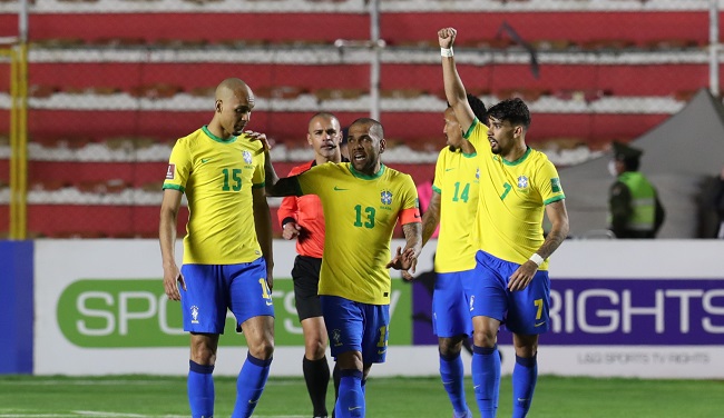 Los jugadores de Brasil festejan el triunfo por goleada ante Bolivia.