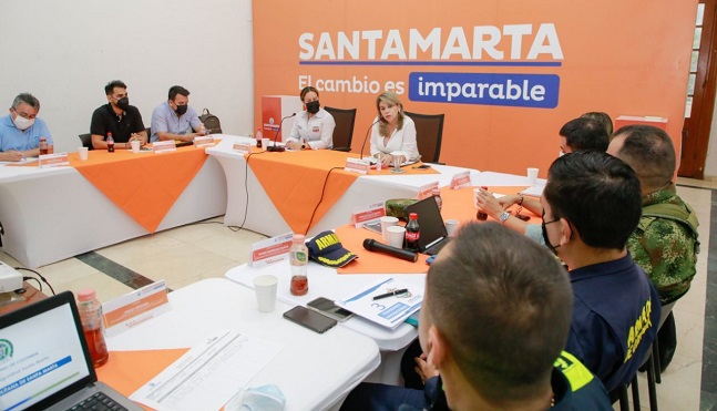 Autoridades de la Policía Metropolitana y del Ejército del Batallón de Alta Montaña asistieron a la mesa de seguridad.