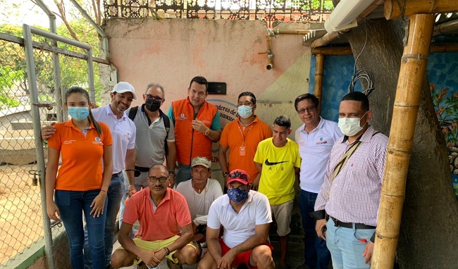 Administración distrital y los miembros de la Asociación de Pescadores de la Ribera del Río Manzanares, Asopezman en reunión para fijar compromisos.
