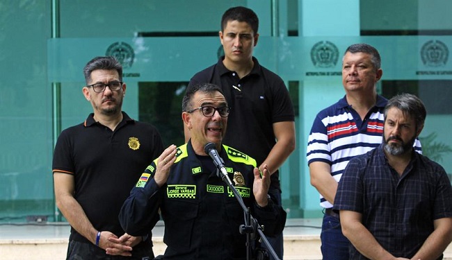 El director general de la Policía, general Jorge Luis Vargas y el Comisario Nimio Cardozo, de la Policía de Paraguay en conferencia de prensa en la que se habló del asesinato del Fiscal Especializado contra el Crimen Organizado, Marcelo Pecci, en Cartagena.
