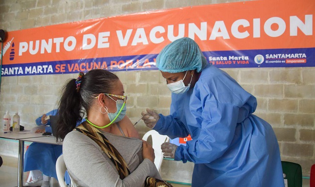 Ante este aumento el llamado es a completar los esquemas de vacunación y aplicarse los refuerzos.