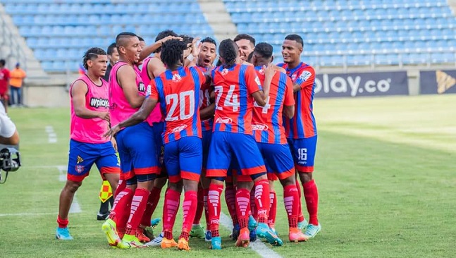 Unión tendrá que afrontar la próxima fecha con las bajas de su técnico Claudio Rodríguez y su portero Ramiro Sánchez, quienes fueron expulsados.