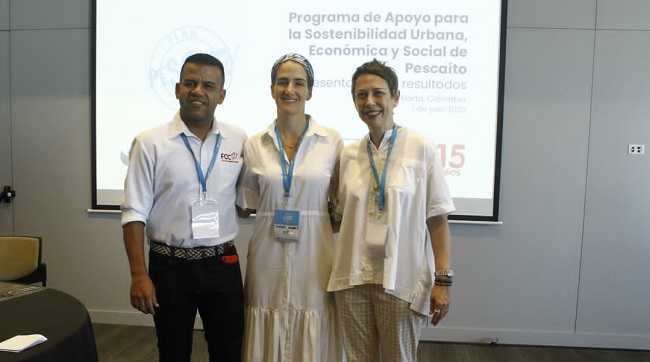 Isabel Vásquez, directora de fundación Tras la Perla, Carlos Pérez, director de Fútbol Con Corazón y Maria Adelaida López – directora ejecutiva aeioTU.