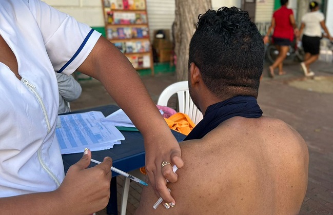 La Secretaría de Salud invita a la ciudadanía a completar los esquemas de vacunación.