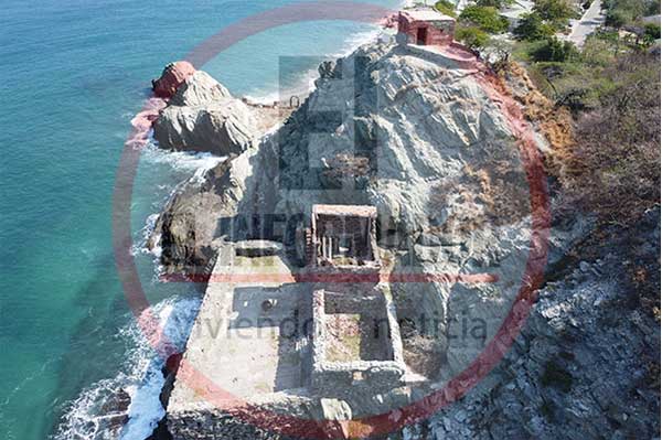 Desde su entrada principal hasta la parte más alta, el Fuerte de San Fernando presenta un avanzado estado de deterioro. Fotos: César Barrera y Adrián Toncel / #ElInformaDron. Desde su entrada principal hasta la parte más alta, el Fuerte de San Fernando presenta un avanzado estado de deterioro. Fotos: César Barrera y Adrián Toncel / #ElInformaDron.