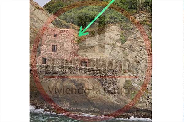 La pared lateral de este Patrimonio de la Nación está incompleta y prácticamente en el piso.