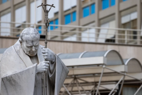 El Papa Francisco lleva 24 días ingresado en el Gemelli | Crédito: Daniel Ibañez/ EWTN/ News