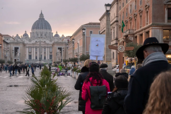 Peregrinos del Jubileo recorren Via della Conciliazione camino a San Pedro | Crédito: Vatican Media