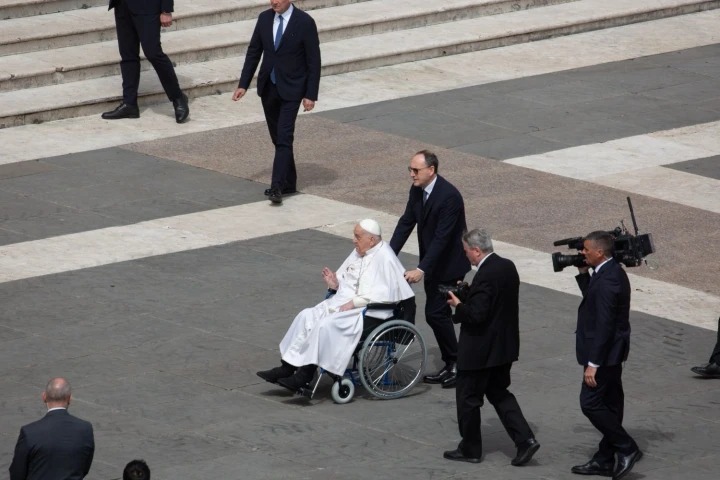 El Papa Francisco este 13 de abril en la Plaza de San Pedro/ Crédito: EWTN News