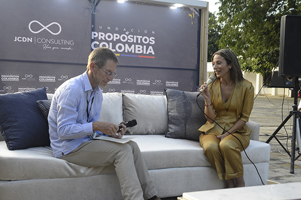 Julia C. Daza Noguera, fundadora de la Fundación Propósitos Colombia, en la presentación de los proyectos en la Quinta de Sanpedro Alejandrino.