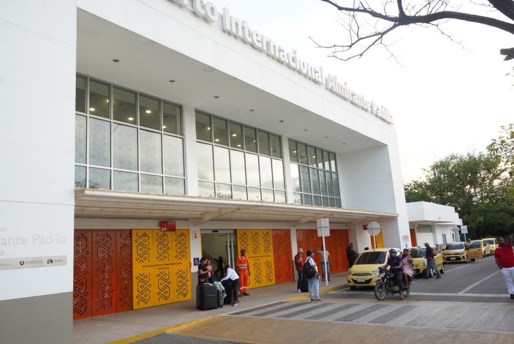 Vista de la terminal aérea de Riohacha que será objeto de una modernización.