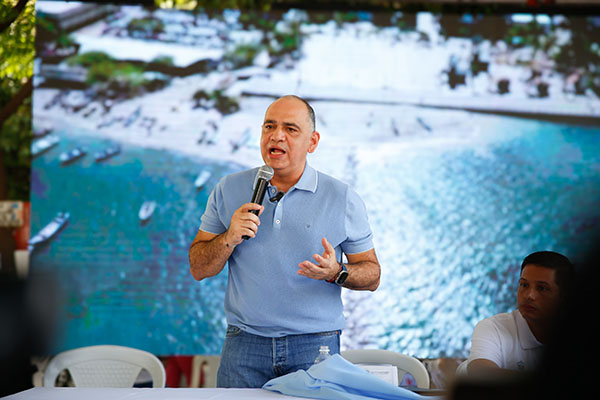 Alcalde Carlos Pinedo Cuello. Foto : Alcaldía