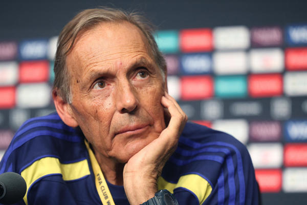 Fotografía de archivo del 23 de junio de 2025 que muestra al director técnico de Boca Juniors, Miguel Ángel Russo, en Nashville (Estados Unidos). Russo, entrenador argentino con más de 30 años de trayectoria y quien se desempeñaba como técnico de Boca Juniors, falleció este miércoles a los 69 años, según confirmaron a EFE fuentes familiares. EFE/ Juan Ignacio Roncoroni/ ARCHIVO