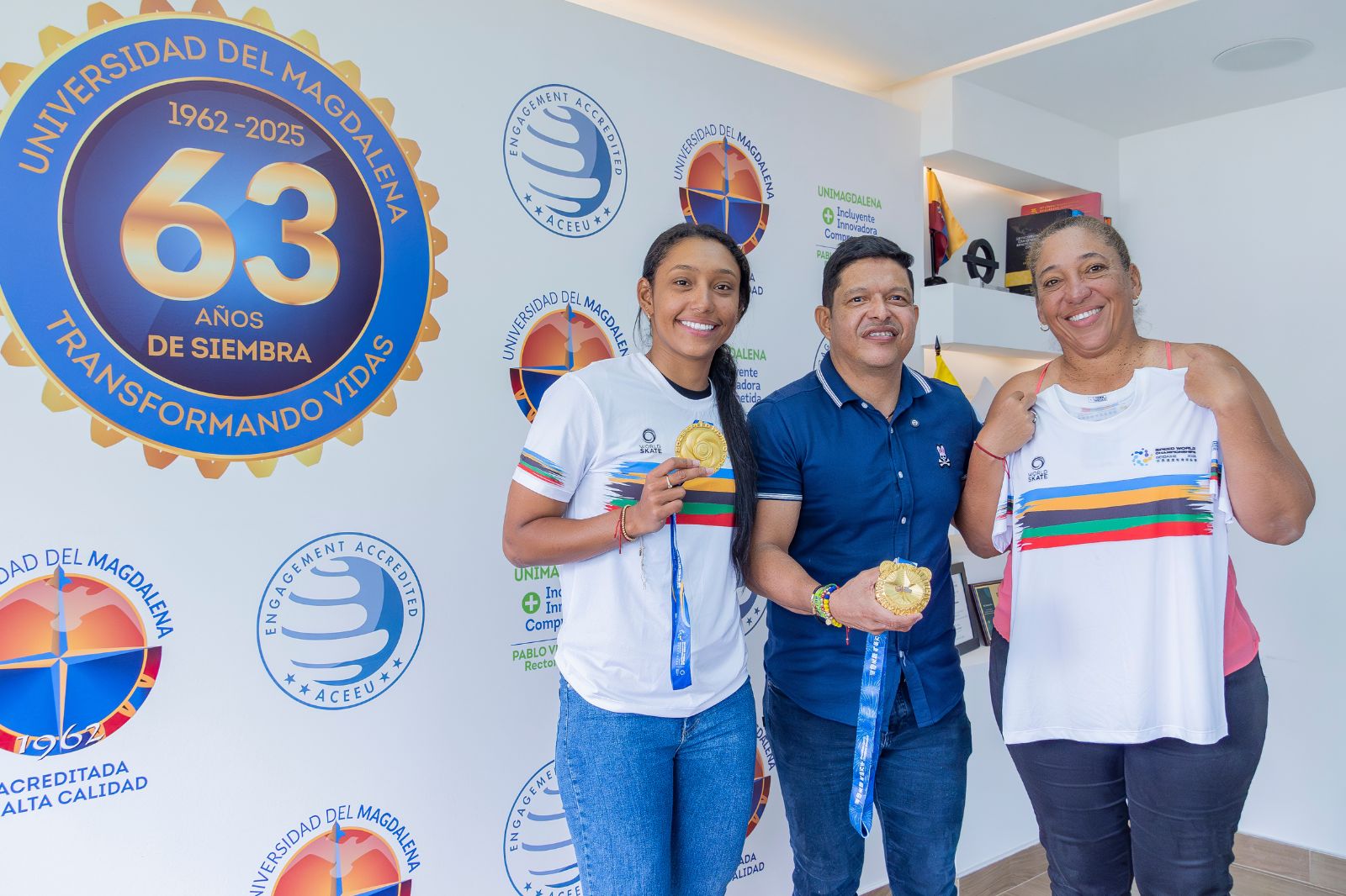 Durante el encuentro, el rector de esta Casa de Estudios Superiores exaltó los triunfos de la estudiante y reafirmó el compromiso de la Universidad con el desarrollo en el deporte. Foto Unimagdalena. 