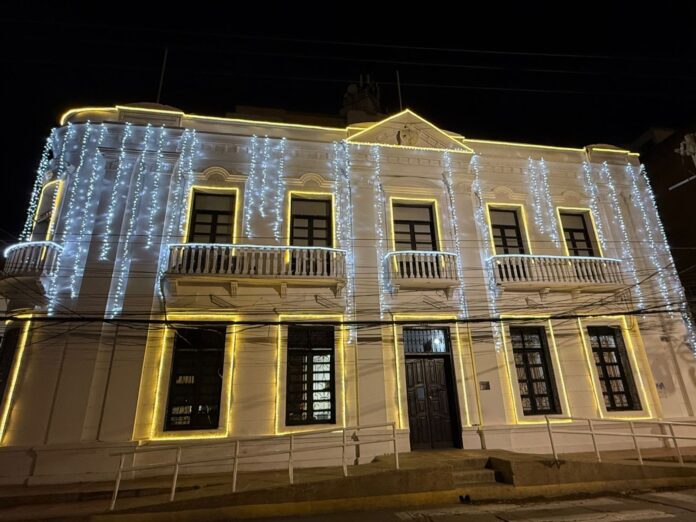 La alcaldía de Riohacha inicia la campaña “Navidad que nos une” con el encendido oficial del alumbrado y un espectáculo lleno de música, color y tradición. Foto:LaGuajiraHoy