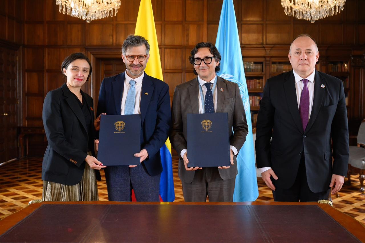@CancilleriaCol