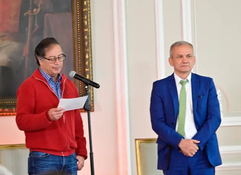 Gustavo Petro y Carlos Ramón González. Foto: Presidencia de Colombia .