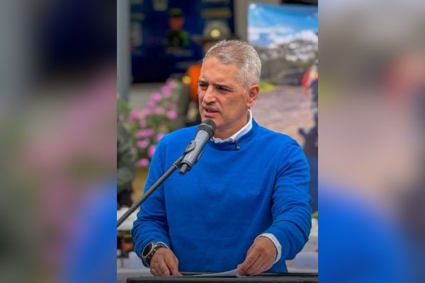 Leyenda: Andrés Julián Rendón, Gobernador del departamento de Antioquia. Foto @AndresJRendonC en X