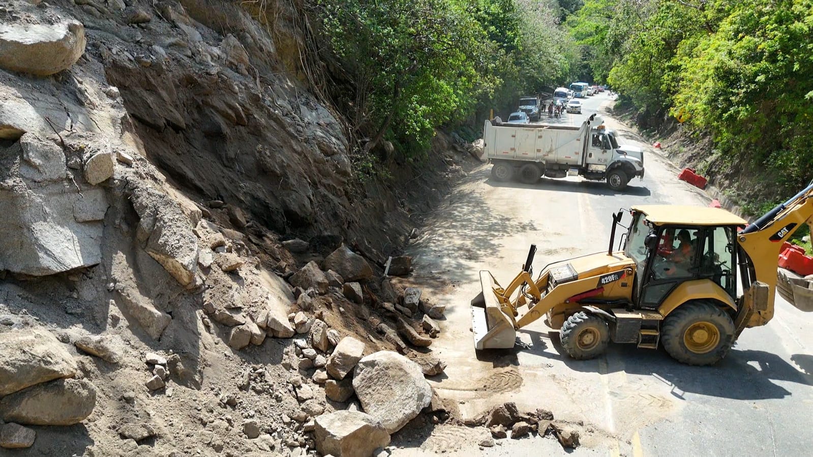 Trabajos adelantados por la Concesión Santa Marta Paraguachón.