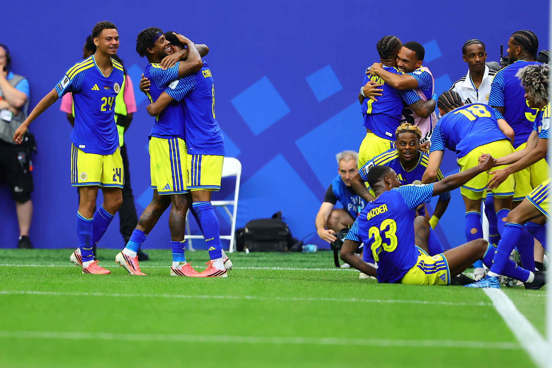 Los jugadores de la selección de Curazao celebran su gol contra Alemania, del partido del grupo C del Mundial 2026 entre las selecciones de Alemania y Curazao, este domingo en el NRG Stadium de Houston (Texas).-EFE/ Carlos Ramírez