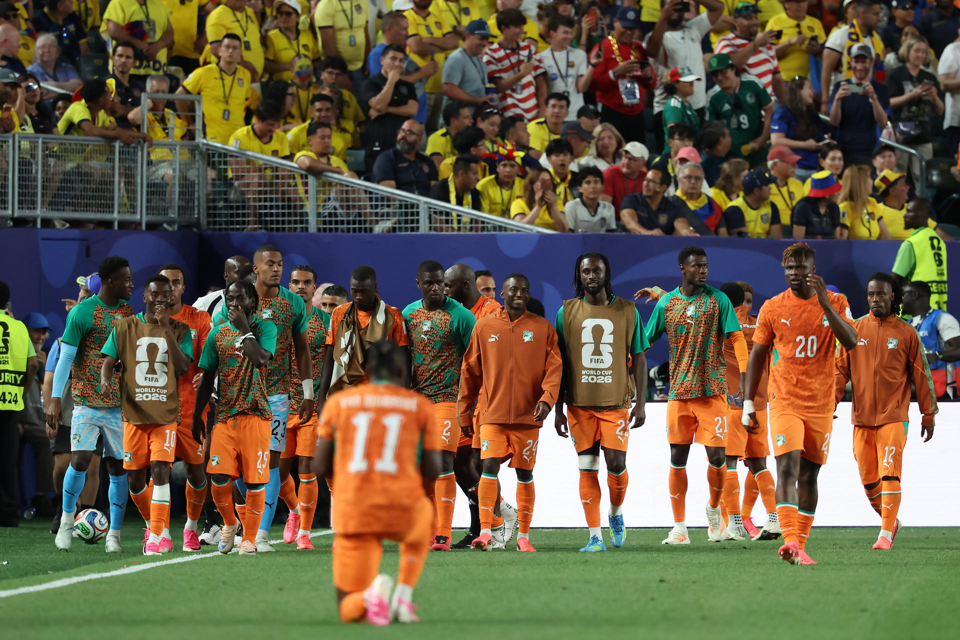 Jugadores de Costa de Marfil celebran un gol este domingo, durante un partido del grupo E del Mundial de la FIFA 2026 entre Costa de Marfil y Ecuador en el estadio Lincoln Financial Field en Filadelfia (Estados Unidos). EFE/ Sebastiao Moreira