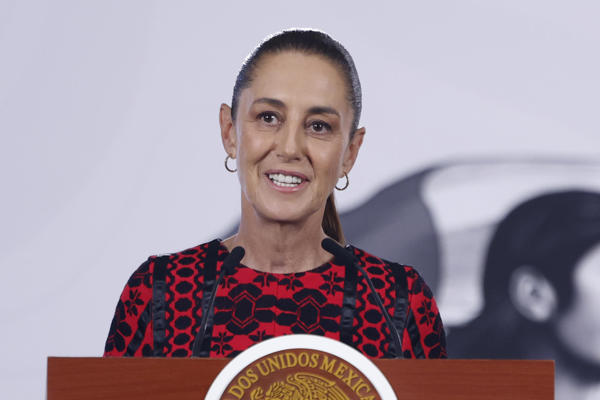 La presidenta de México, Claudia Sheinbaum, habla durante una rueda de prensa este miércoles, en el Palacio Nacional de Ciudad de México (México). EFE/ Sáshenka Gutiérrez