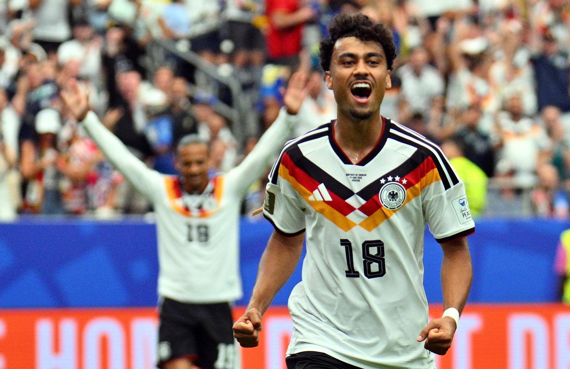 Nathaniel Brown de Alemania celebra el gol que puso el 5-1 en el marcador durante el partido de la fase de grupos de la Copa Mundial de la FIFA 2026 entre Alemania y Curazao, en Houston, EE. UU., el 14 de junio de 2026. (Alemania) EFE/EPA/SAM WASSON
