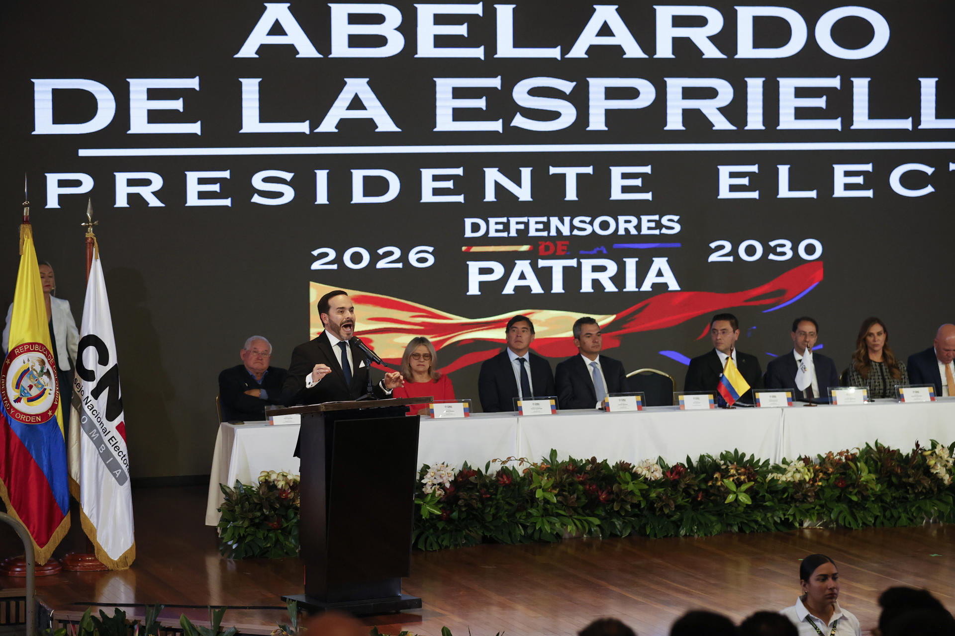 Abelardo de la Espriella habla tras recibir su credencial como presidente electo de Colombia este jueves, en Bogotá (Colombia). EFE/ Mauricio Dueñas Castañeda