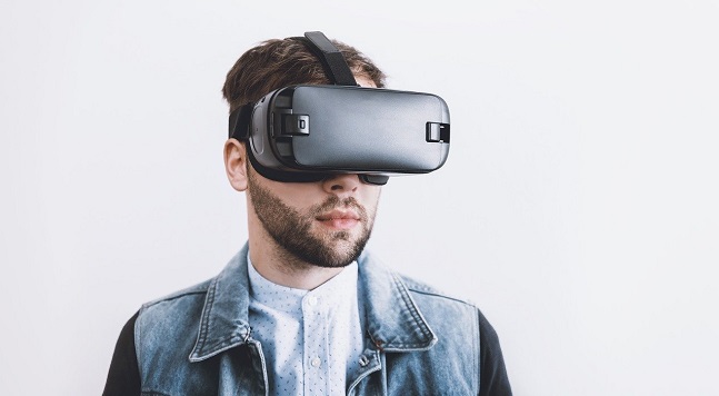 La transformación digital de la educación aun no ha terminado, la realidad virtual vendrá con fuerza para mejorar la experiencia del estudiante. 