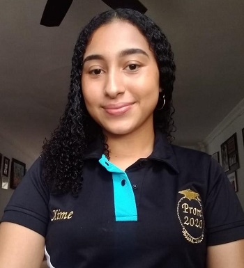 Ximena Paola Daza Valencia de 16 años, estudiante de grado once en la IED Liceo Samario.