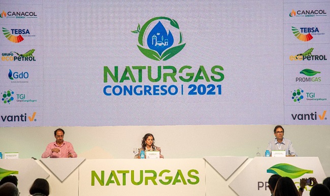 Luz Stella Murgas, Presidenta de Naturgas, José Manuel Restrepo, el ministro de Hacienda y Crédito Público y Rodolfo Anaya, Presidente del Consejo Directivo de Naturgas.